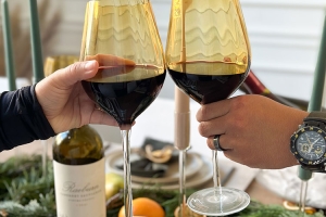 GRILLING FOR THE HOLIDAYS: FIRESIDE FEASTS AND FESTIVE WINE PAIRINGS